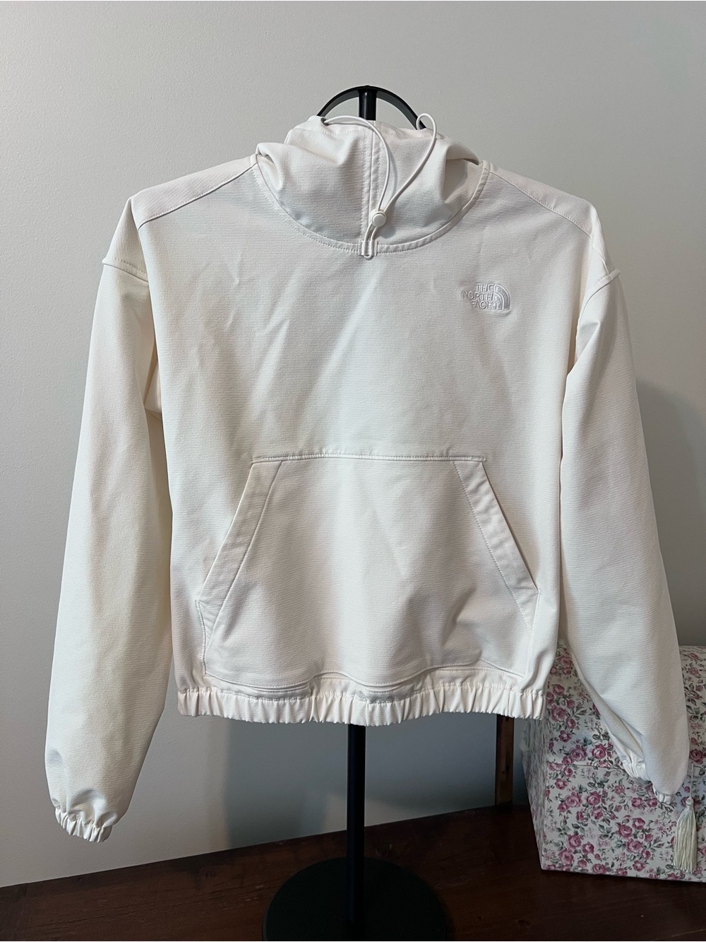 The North Face Off-White Ripstop Hooded Pullover Crop Hoodie Small⁠